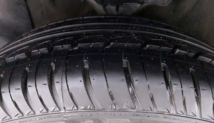 2010 Tata Indigo ECS GLS, Petrol, Manual, 18,383 km, Right Rear Tyre Tread