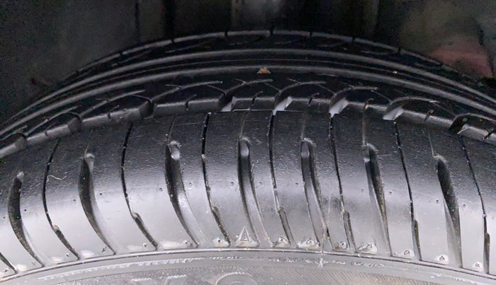 2010 Tata Indigo ECS GLS, Petrol, Manual, 18,383 km, Right Front Tyre Tread