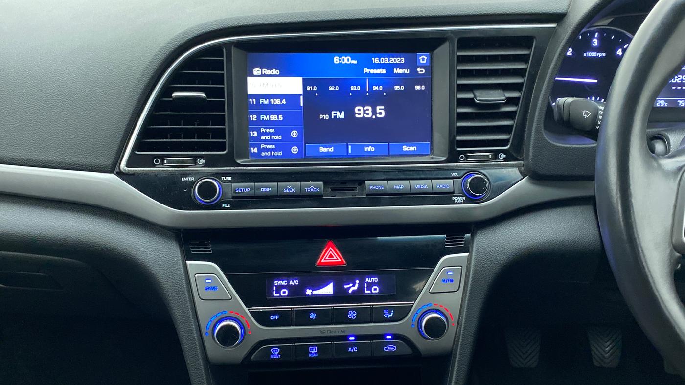 2016 Hyundai New Elantra 1.6 SX MT DIESEL, Diesel, Manual, 75,423 km, Air Conditioner