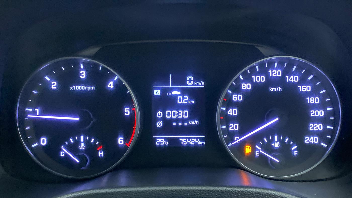 2016 Hyundai New Elantra 1.6 SX MT DIESEL, Diesel, Manual, 75,423 km, Odometer Image