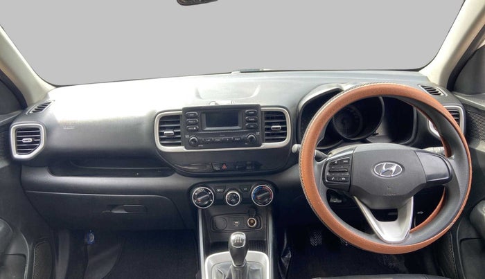 2020 Hyundai VENUE S 1.2, Petrol, Manual, 74,909 km, Dashboard