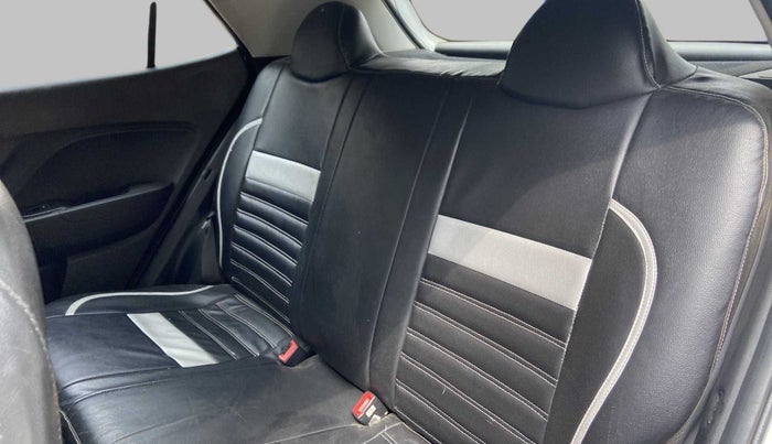 2020 Hyundai VENUE S 1.2, Petrol, Manual, 74,909 km, Right Side Rear Door Cabin