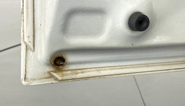 2018 Maruti Swift LDI, Diesel, Manual, 51,264 km, Front passenger door - Slight discoloration