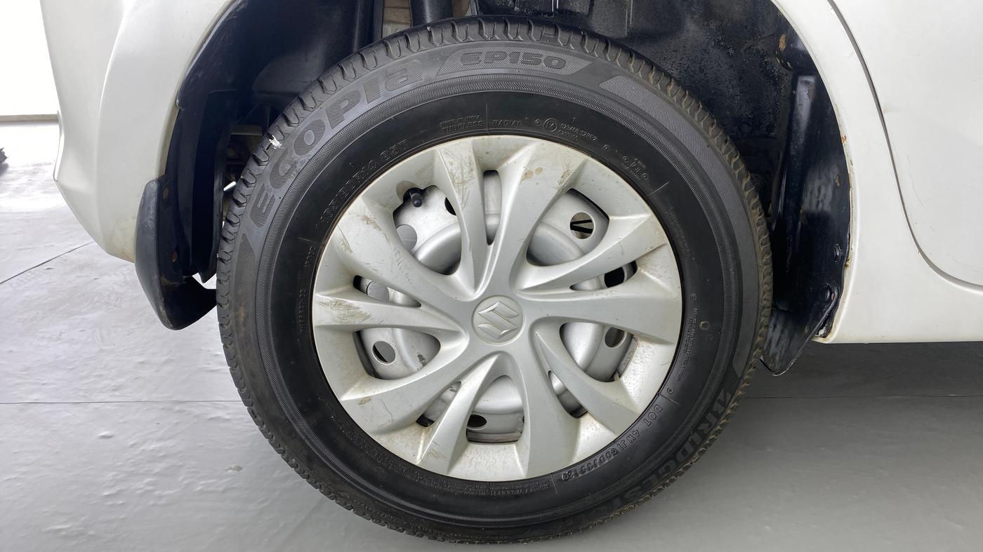 2018 Maruti Swift LDI, Diesel, Manual, 51,264 km, Right Rear Wheel