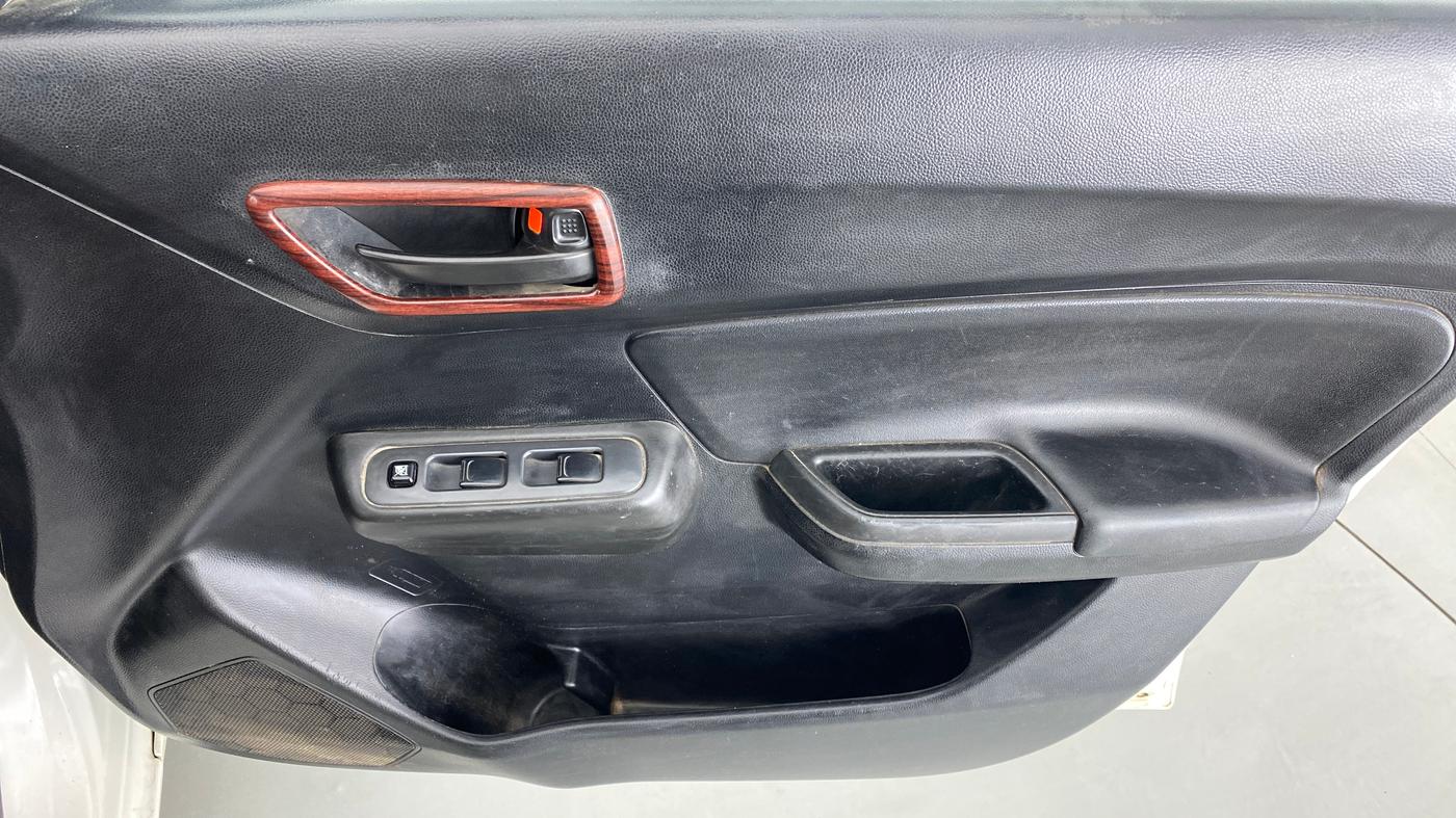 2018 Maruti Swift LDI, Diesel, Manual, 51,264 km, Driver Side Door Panels Control