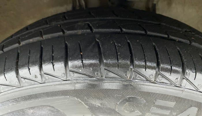 2019 Maruti Alto LXI, Petrol, Manual, 10,511 km, Left Front Tyre Tread