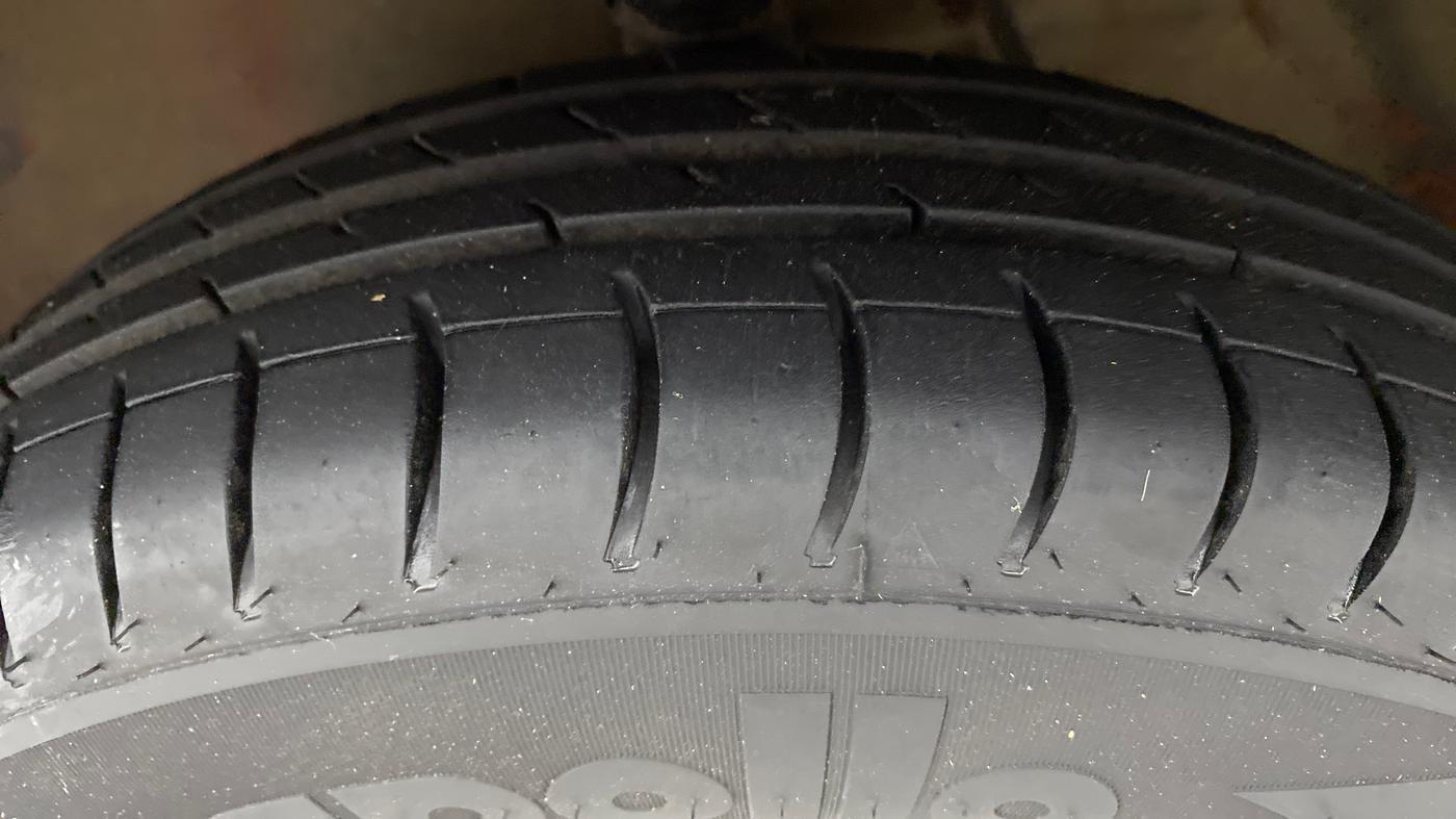 2017 Maruti Alto 800 LXI, Petrol, Manual, 44,069 km, Left Front Tyre Tread