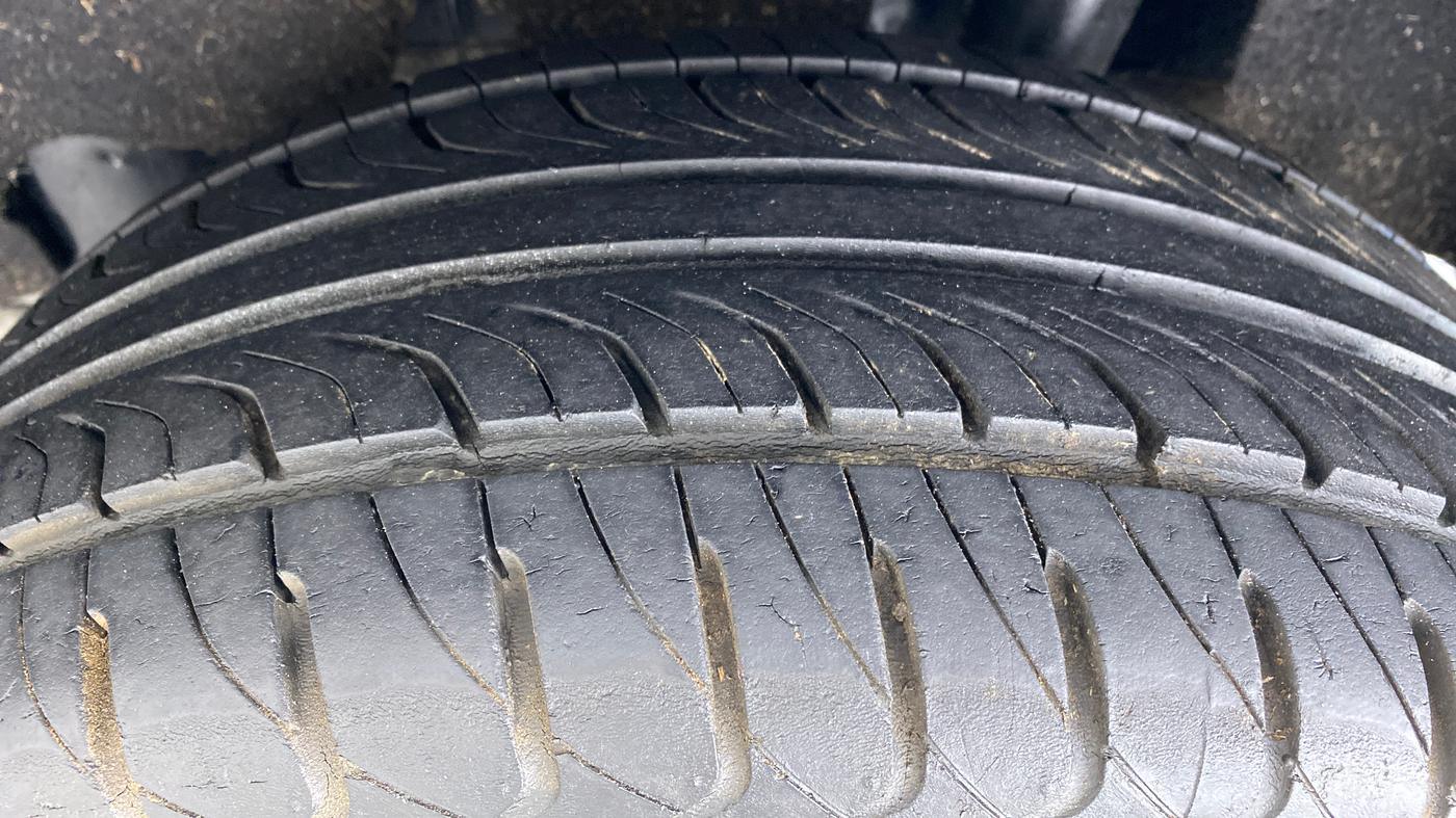 2017 Maruti Baleno DELTA PETROL 1.2, Petrol, Manual, 21,267 km, Left Rear Tyre Tread