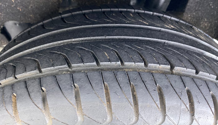 2017 Maruti Baleno DELTA PETROL 1.2, Petrol, Manual, 21,267 km, Left Rear Tyre Tread