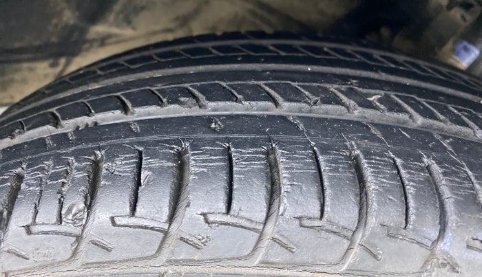 2017 Maruti Baleno DELTA PETROL 1.2, Petrol, Manual, 21,267 km, Right Front Tyre Tread