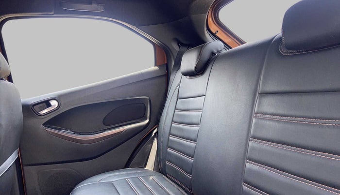 2018 Ford FREESTYLE TITANIUM 1.2 PETROL, Petrol, Manual, 19,349 km, Right Side Rear Door Cabin