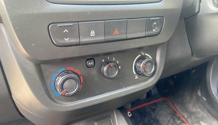 2021 Renault Kwid RXL, Petrol, Manual, 28,449 km, AC Unit - Directional switch has minor damage