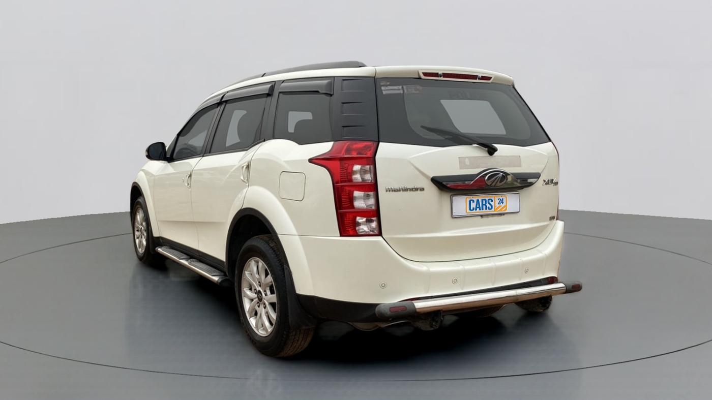 2016 Mahindra XUV500 W8, Diesel, Manual, 68,552 km, Left Back Diagonal