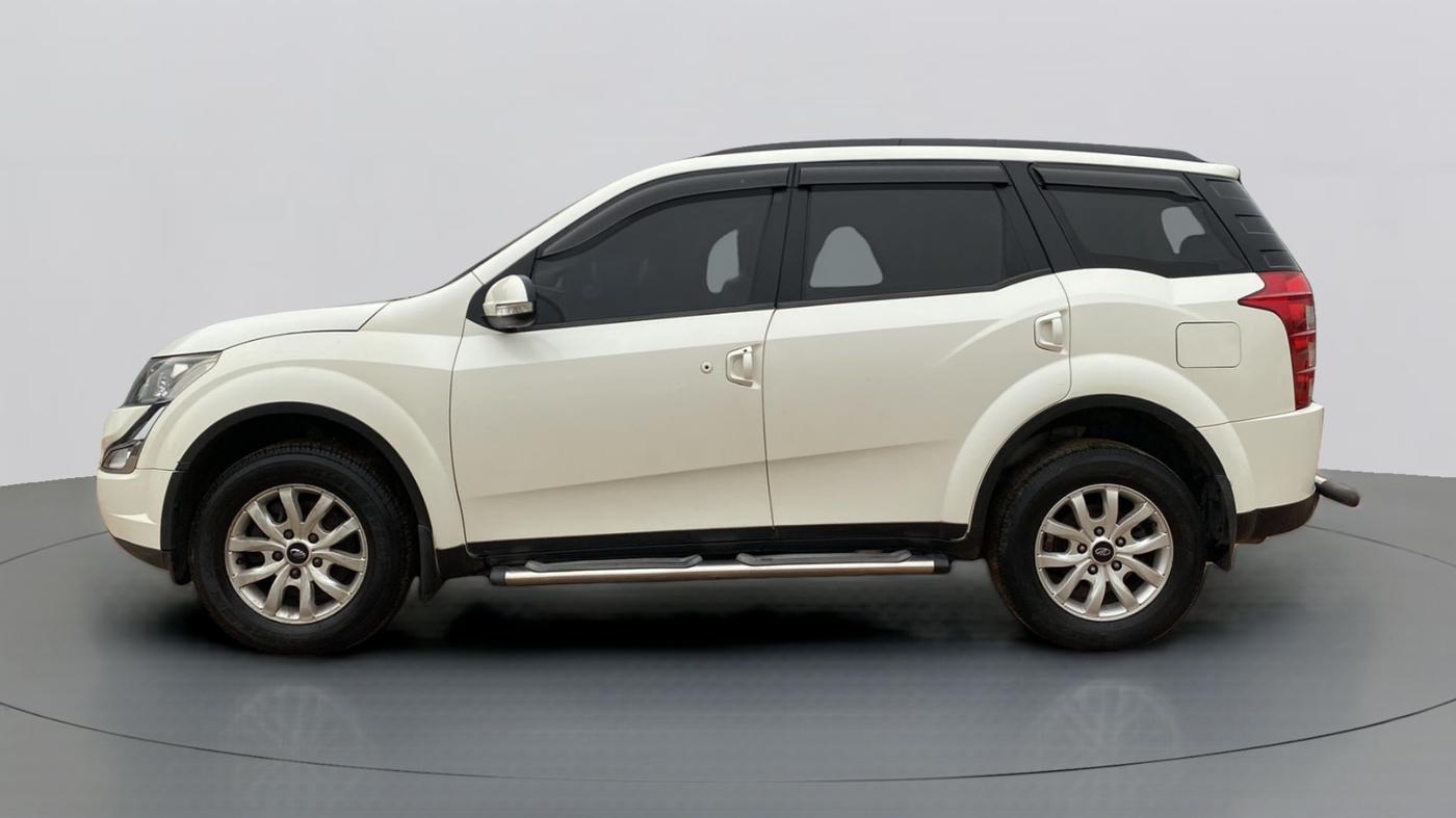 2016 Mahindra XUV500 W8, Diesel, Manual, 68,552 km, Left Side