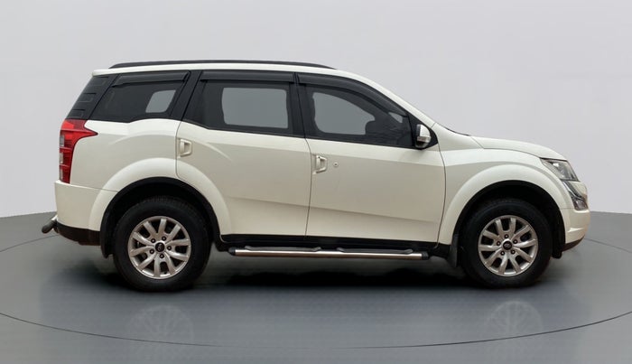 2016 Mahindra XUV500 W8, Diesel, Manual, 68,552 km, Right Side View