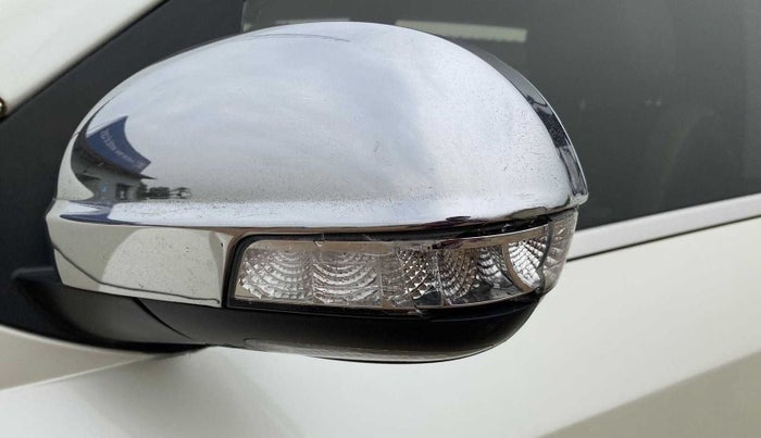 2018 Mahindra XUV500 W7, Diesel, Manual, 27,551 km, Left rear-view mirror - Indicator light has minor damage