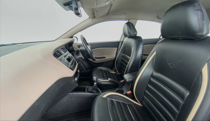 2014 Hyundai Elite i20 SPORTZ 1.2 (O), Petrol, Manual, 59,955 km, Right Side Front Door Cabin