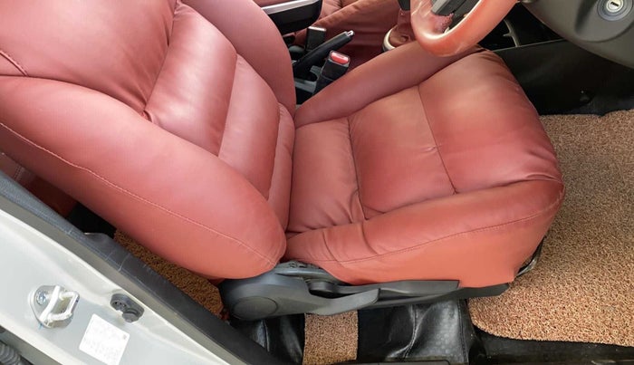 2022 Maruti Celerio VXI, Petrol, Manual, 10,246 km, Driver seat - Folding lever cover has minor damage