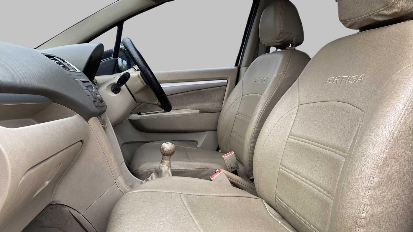 2014 Maruti Ertiga VDI, Diesel, Manual, 95,020 km, Right Side Front Door Cabin