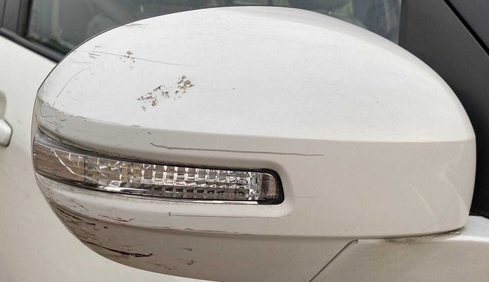 2012 Maruti Swift Dzire VDI, Diesel, Manual, 59,983 km, Right rear-view mirror - Indicator light has minor damage