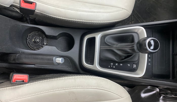 2021 Hyundai VENUE SX PLUS 1.0 TURBO DCT, Petrol, Automatic, 1,06,047 km, Gear Lever