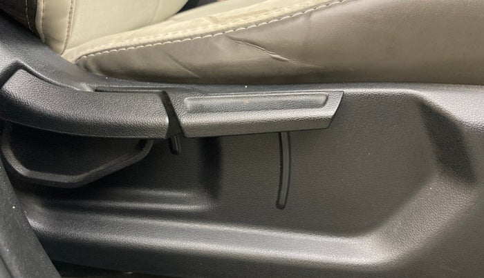 2021 Hyundai VENUE SX PLUS 1.0 TURBO DCT, Petrol, Automatic, 1,06,047 km, Driver Side Adjustment Panel