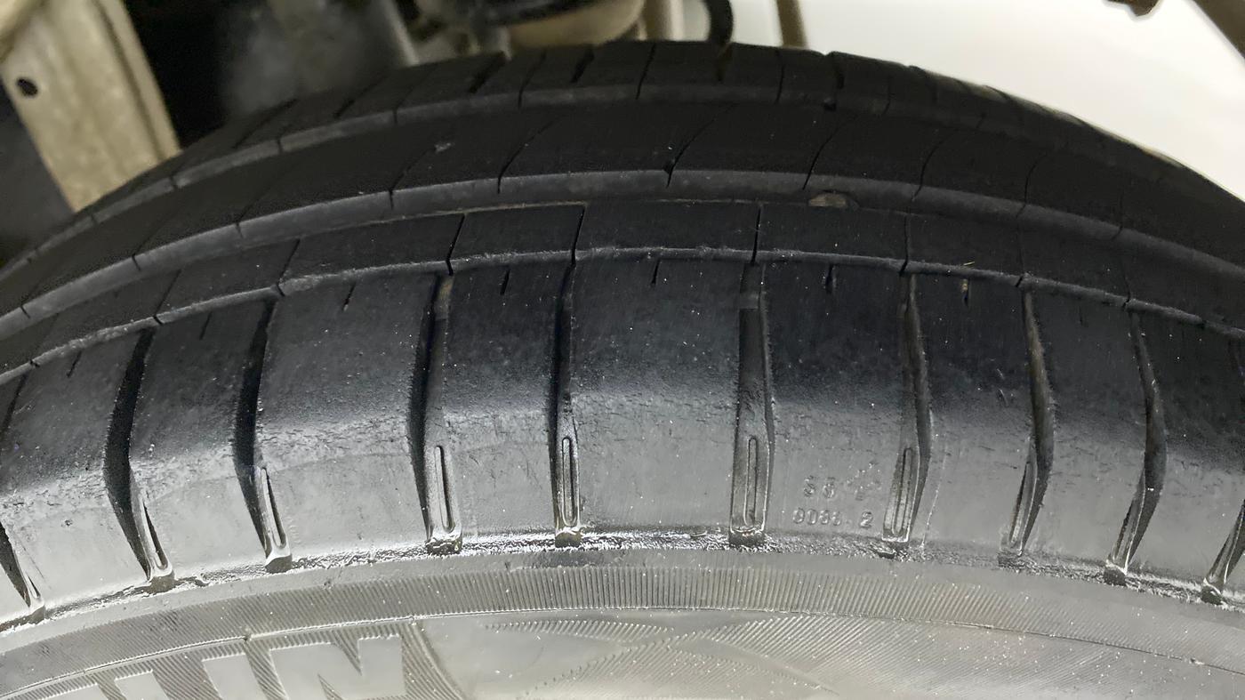 2017 Maruti Alto 800 LXI O, Petrol, Manual, 63,684 km, Left Rear Tyre Tread