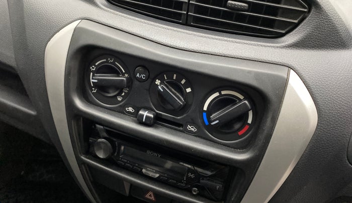 2017 Maruti Alto 800 LXI O, Petrol, Manual, 63,684 km, AC Unit - Directional switch has minor damage