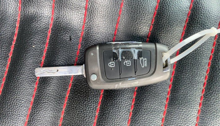 2018 Hyundai Verna 1.6 VTVT SX, Petrol, Manual, 50,169 km, Key Close Up