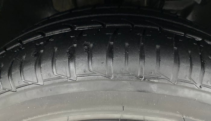 2021 Tata Tiago XT PETROL, Petrol, Manual, 27,107 km, Right Front Tyre Tread