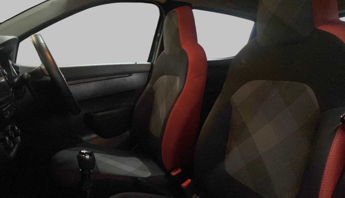 2020 Renault Kwid 1.0 RXT Opt, Petrol, Manual, 11,119 km, Right Side Front Door Cabin