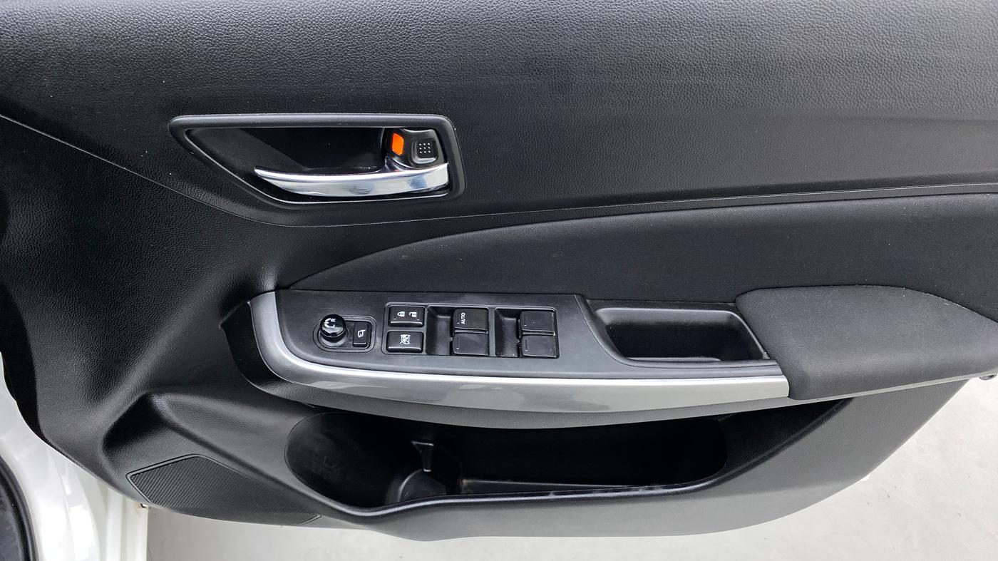 2020 Maruti Swift ZXI, Petrol, Manual, 61,625 km, Driver Side Door Panels Control