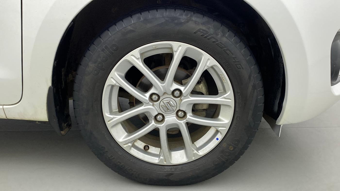 2020 Maruti Swift ZXI, Petrol, Manual, 61,625 km, Right Front Wheel