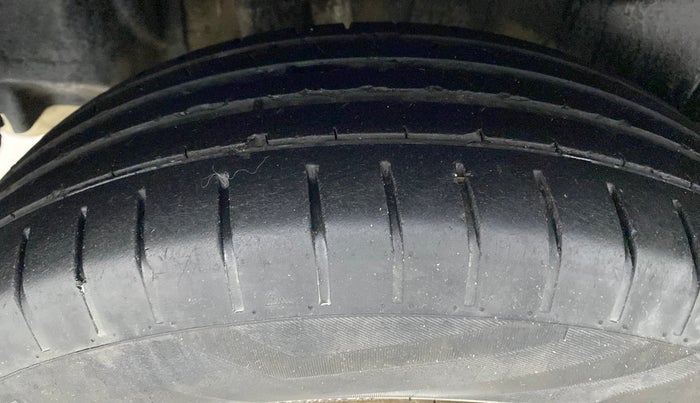 2020 Maruti Swift ZXI, Petrol, Manual, 61,625 km, Right Rear Tyre Tread