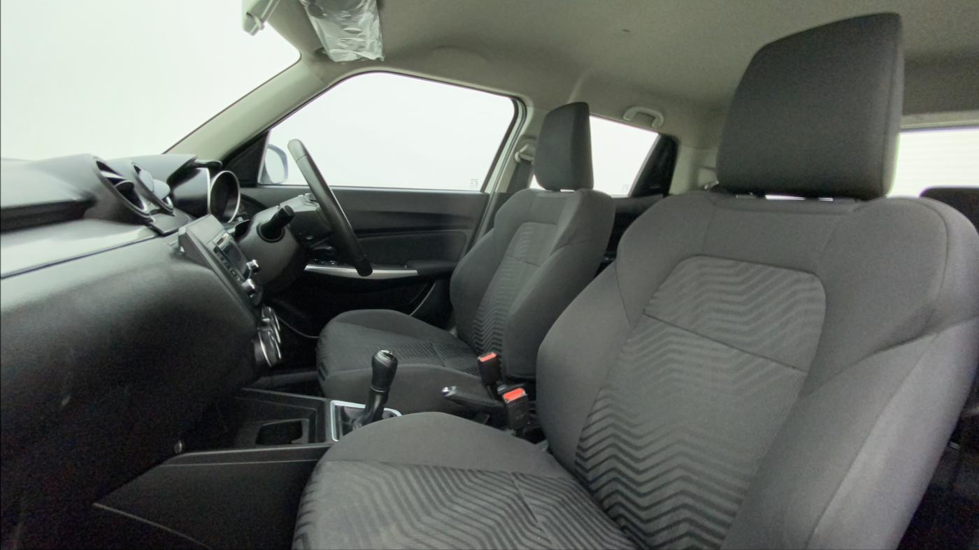 2020 Maruti Swift ZXI, Petrol, Manual, 61,625 km, Right Side Front Door Cabin