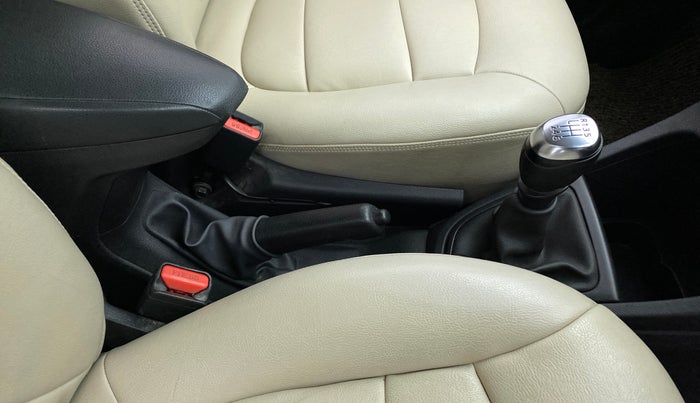 2019 Renault Captur RXE diesel (MT), Diesel, Manual, 88,903 km, Gear Lever