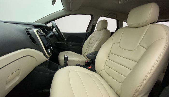 2019 Renault Captur RXE diesel (MT), Diesel, Manual, 88,903 km, Right Side Front Door Cabin