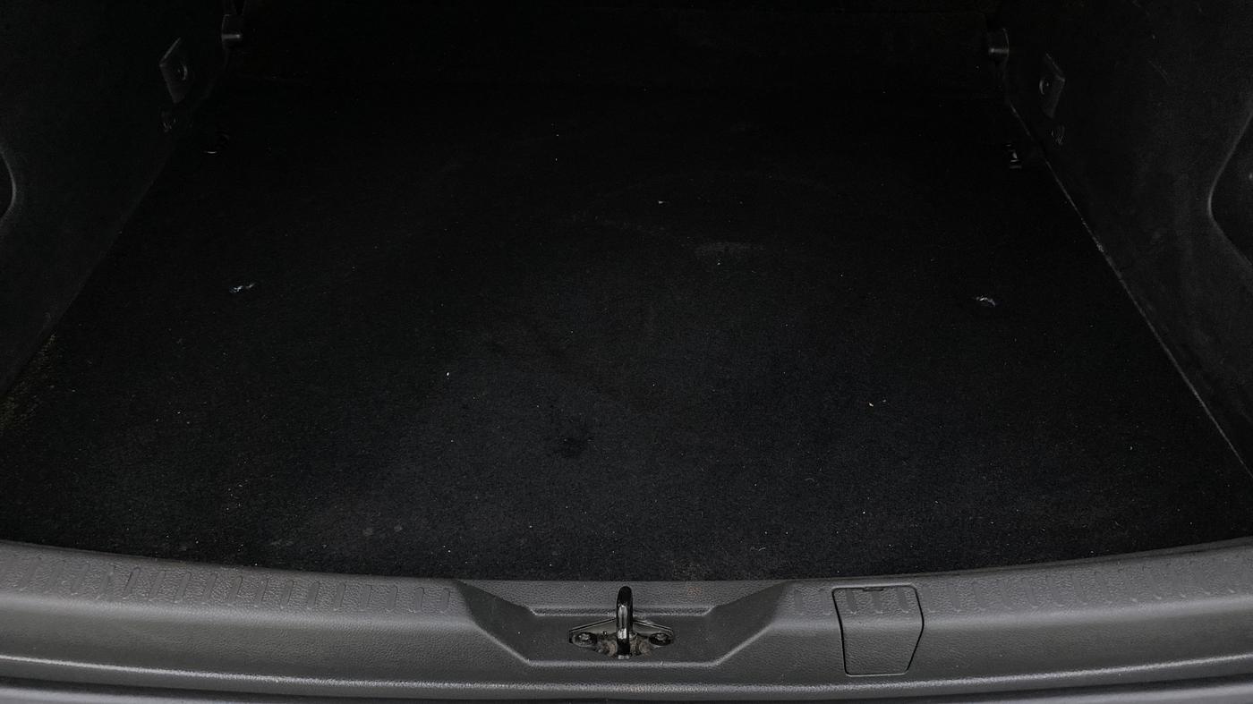 2019 Renault Captur RXE diesel (MT), Diesel, Manual, 88,903 km, Boot Inside