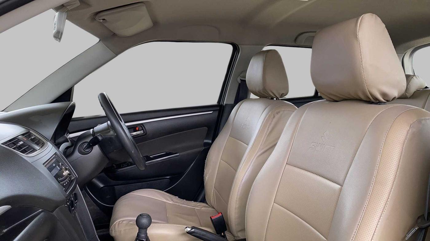 2014 Maruti Swift VXI, Petrol, Manual, 66,639 km, Right Side Front Door Cabin