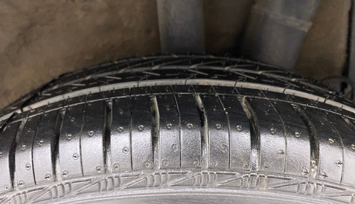 2014 Hyundai Xcent S 1.2, Petrol, Manual, 42,242 km, Left Rear Tyre Tread