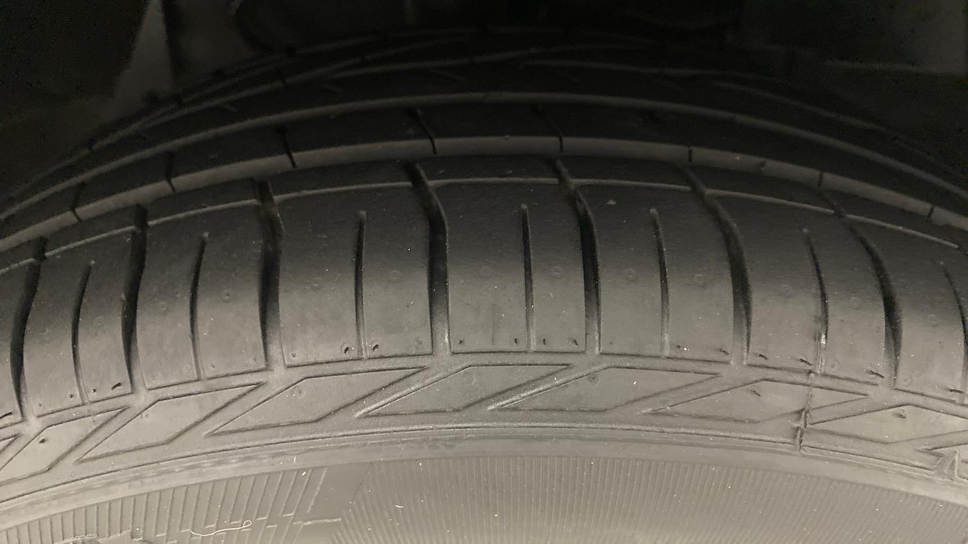 2021 Tata NEXON XMA PETROL, Petrol, Automatic, 11,395 km, Right Front Tyre Tread