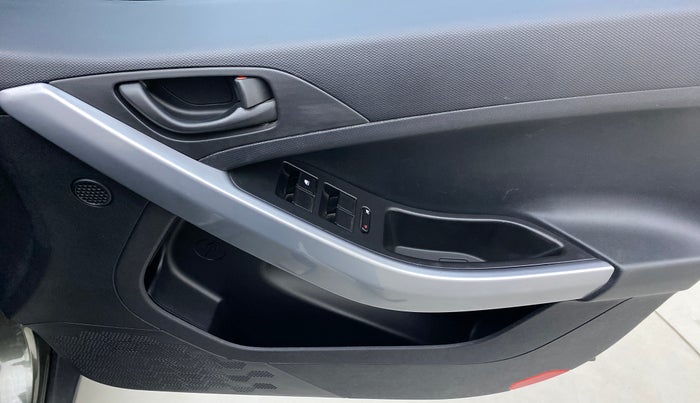 2021 Tata NEXON XMA PETROL, Petrol, Automatic, 11,395 km, Driver Side Door Panels Control