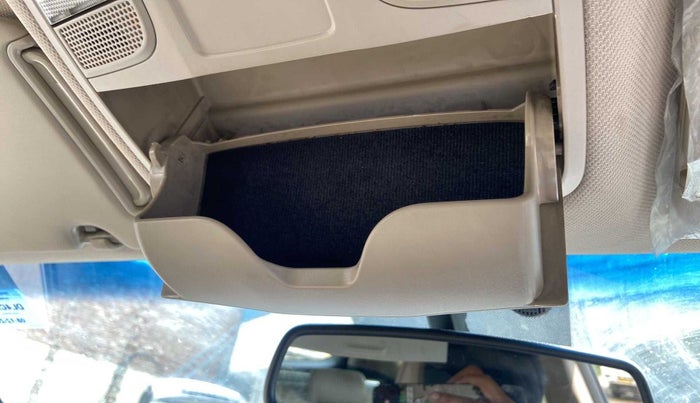2016 Hyundai Tucson GLS 2WD AT PETROL, Petrol, Automatic, 75,193 km, Ceiling - Sun Glass Holder not working