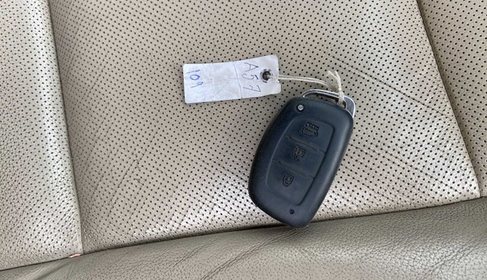 2016 Hyundai Tucson GLS 2WD AT PETROL, Petrol, Automatic, 75,193 km, Lock system - Keyless sensor not working
