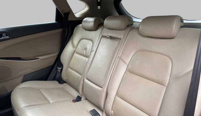 2016 Hyundai Tucson GLS 2WD AT PETROL, Petrol, Automatic, 75,193 km, Right Side Rear Door Cabin