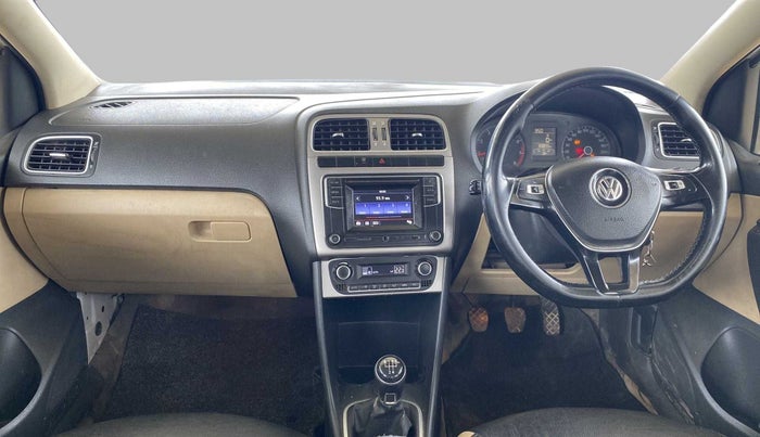 2016 Volkswagen Ameo HIGHLINE 1.2, Petrol, Manual, 83,810 km, Dashboard