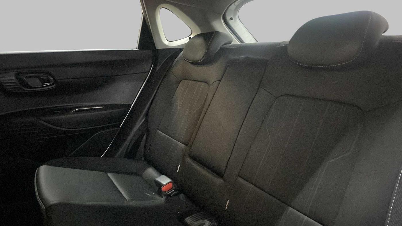 2022 Hyundai NEW I20 ASTA (O) 1.5 CRDI MT, Diesel, Manual, 3,701 km, Right Side Rear Door Cabin