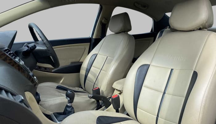 2013 Hyundai Verna FLUIDIC 1.6 VTVT SX, Petrol, Manual, 40,729 km, Right Side Front Door Cabin