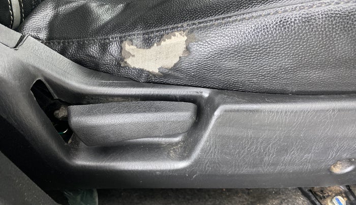 2019 Maruti Alto LXI CNG, CNG, Manual, 41,807 km, Driver Side Adjustment Panel