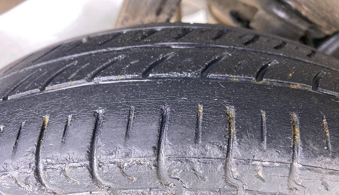 2019 Maruti Alto LXI CNG, CNG, Manual, 41,807 km, Right Rear Tyre Tread